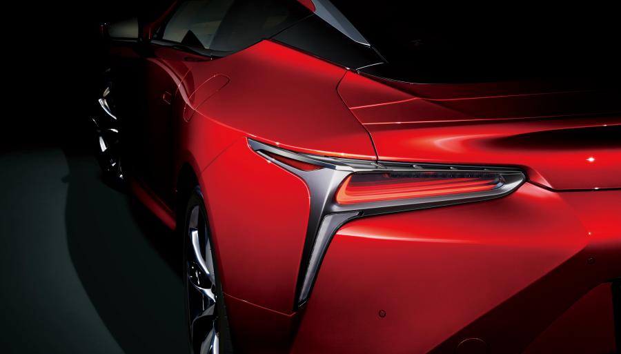 Детали экстерьера Lexus LC500 2017 года  (JP) (фото 18 из 40)
